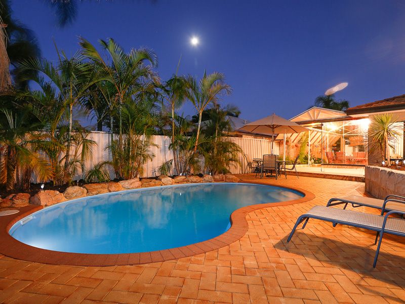 12 Woodbury Mews, Landsdale WA 6065