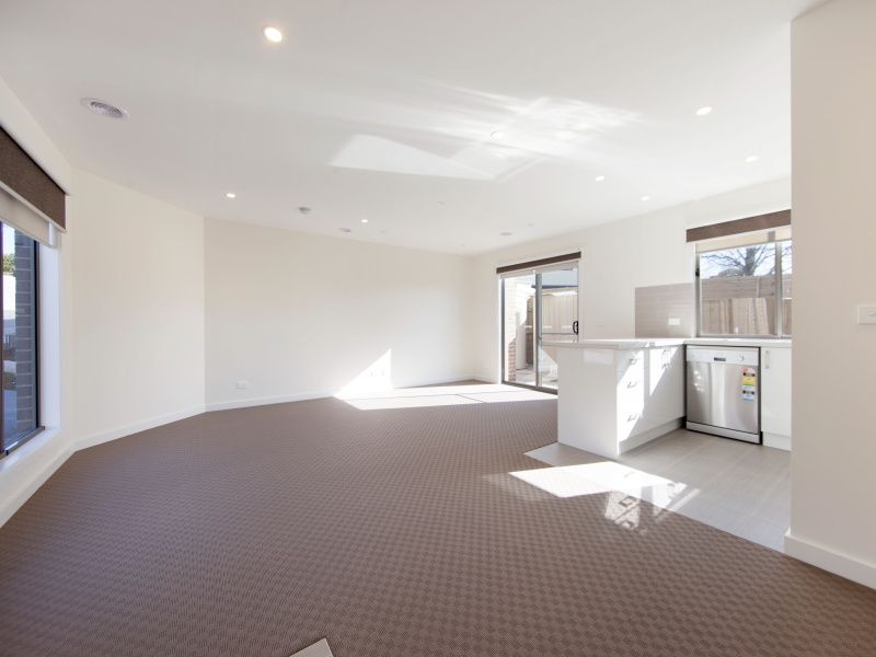 2/11 Kenilworth Avenue, Frankston, VIC 3199