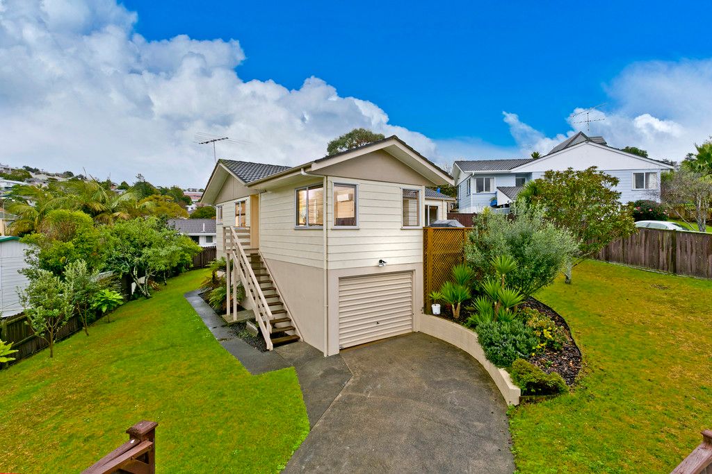 4 Tetrarch Place, Totaravale, North Shore City