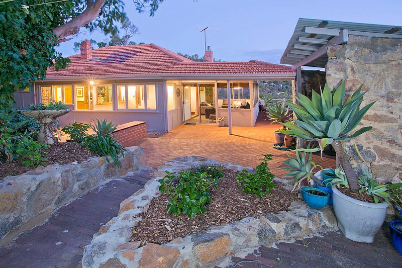 3 Hillside Crescent, GOOSEBERRY HILL WA 6076