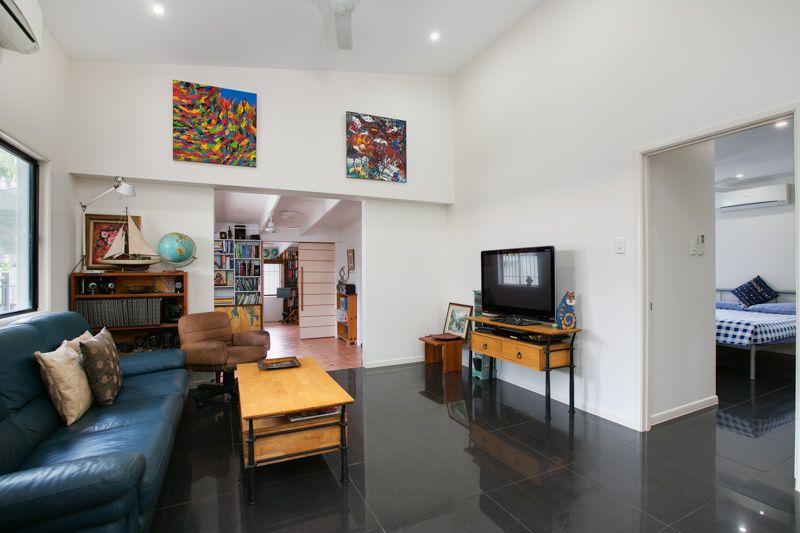 21 Poinsettia Street, Holloways Beach, QLD 4878