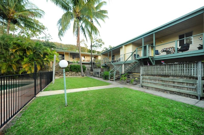 6 St Martins Lane, CANNONVALE QLD 4802