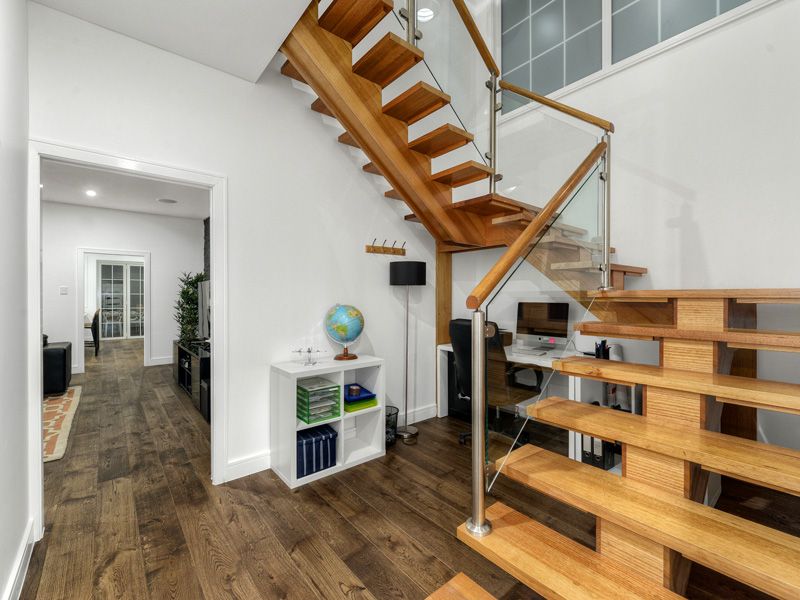 8 West Street, Highgate Hill, QLD 4101