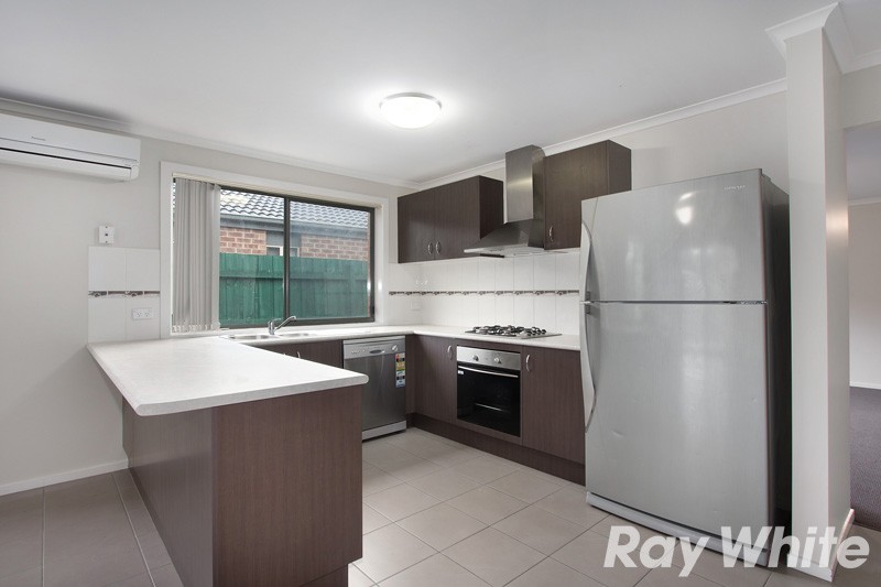 3 Age Place, PAKENHAM, VIC 3810