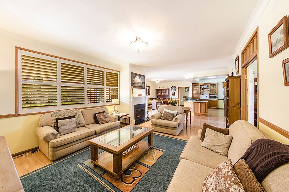 18 Banksdale Drive, Middle Ridge, QLD 4350