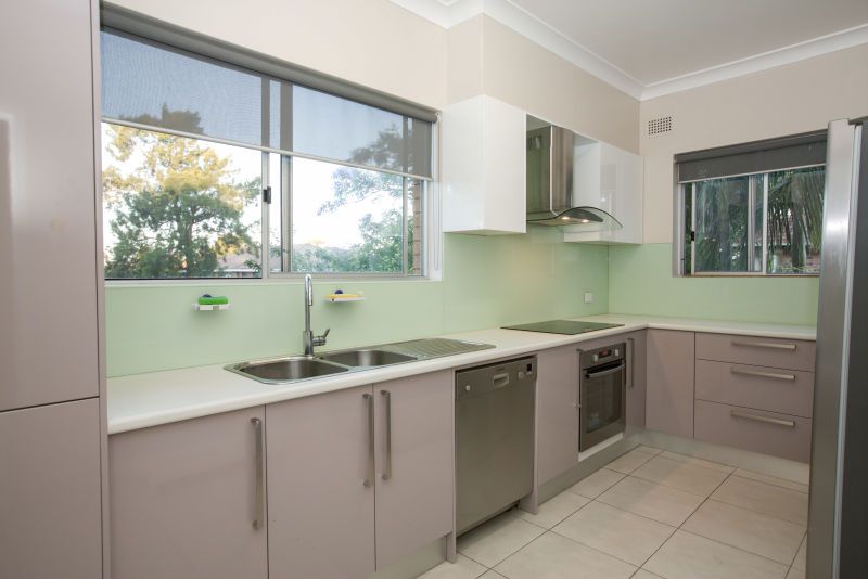 2/13-15 Carnarvon Street, Carlton, NSW 2218