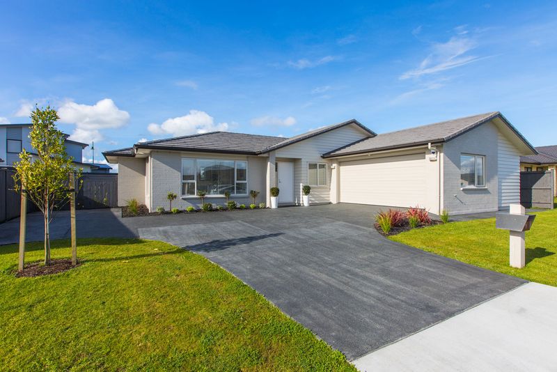 Immaculate Family Abode - Final Notice - Wattle Downs