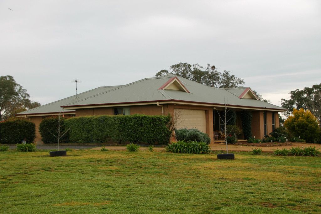 81 Tipperary Lane, Young NSW 2594