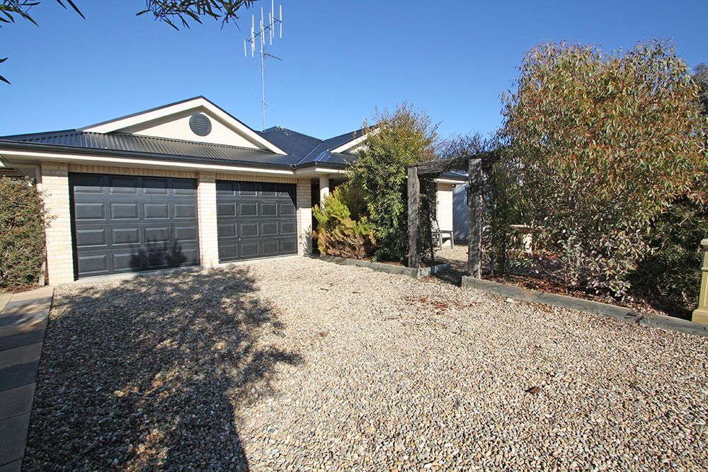 52 Day Circuit, Bungendore NSW 2621