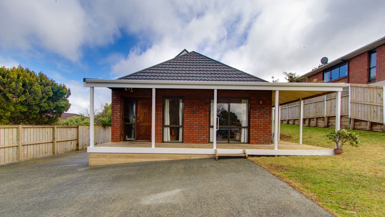 16 Mark Edward Drive, Half Moon Bay, Manukau City