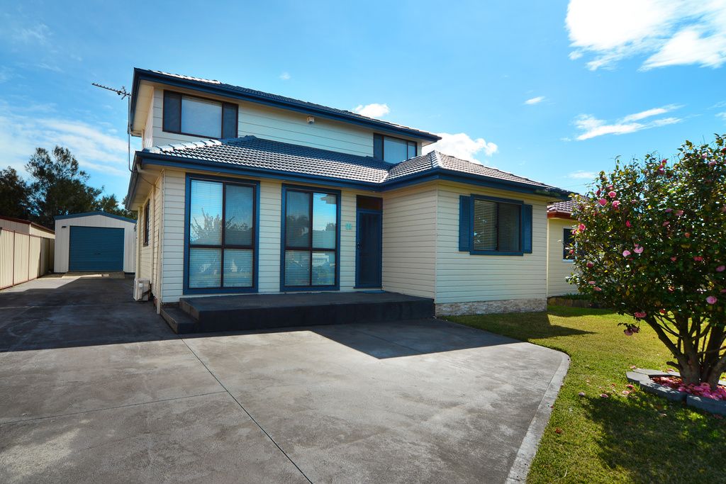 10 Oxford Road, Dapto NSW 2530