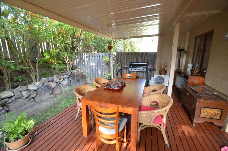 111 Greenacre Drive, Parkwood QLD 4214