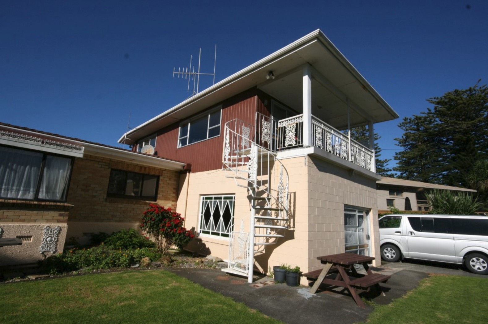 5a Cliff Street, Raglan, Waikato District