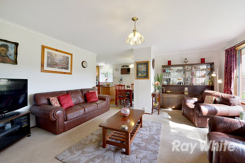 4 Greenslopes Drive, Mooroolbark, VIC 3138