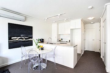 2/81 Koornang Road, Carnegie, VIC 3163