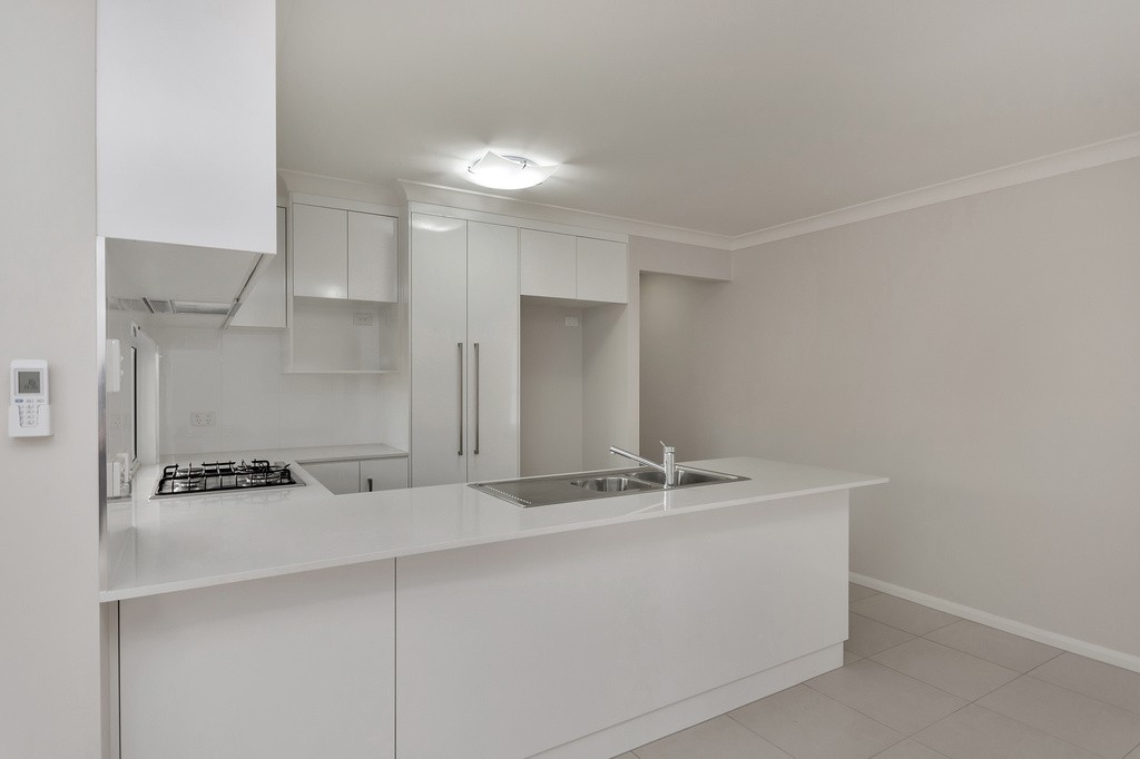 2/11 Furness Court, Kearneys Spring, QLD 4350