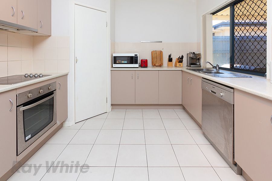 39 Dandenong Street, Forest Lake, QLD 4078