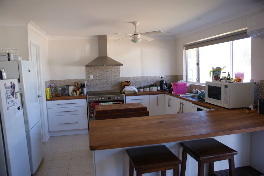 8 Bayliss Road, Dongara, WA 6525