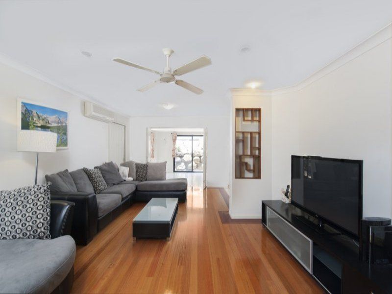21 Respall Way, Arundel, QLD 4214