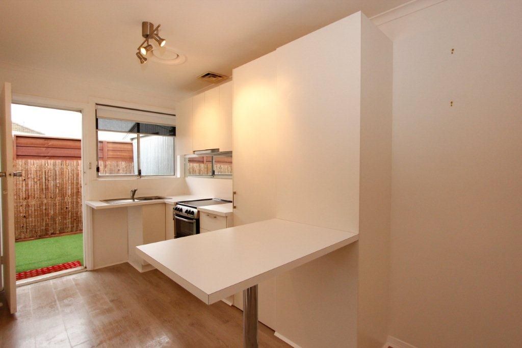 2/8 Orr Street, MANIFOLD HEIGHTS, VIC 3218