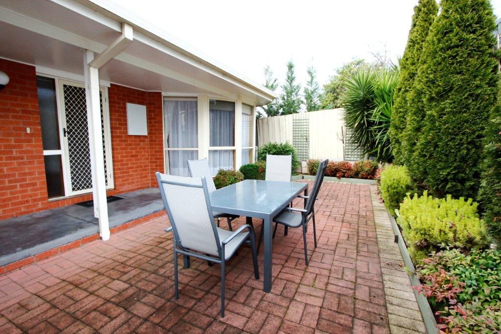 2/11 Fairy Street, Bell Post Hill, VIC 3215