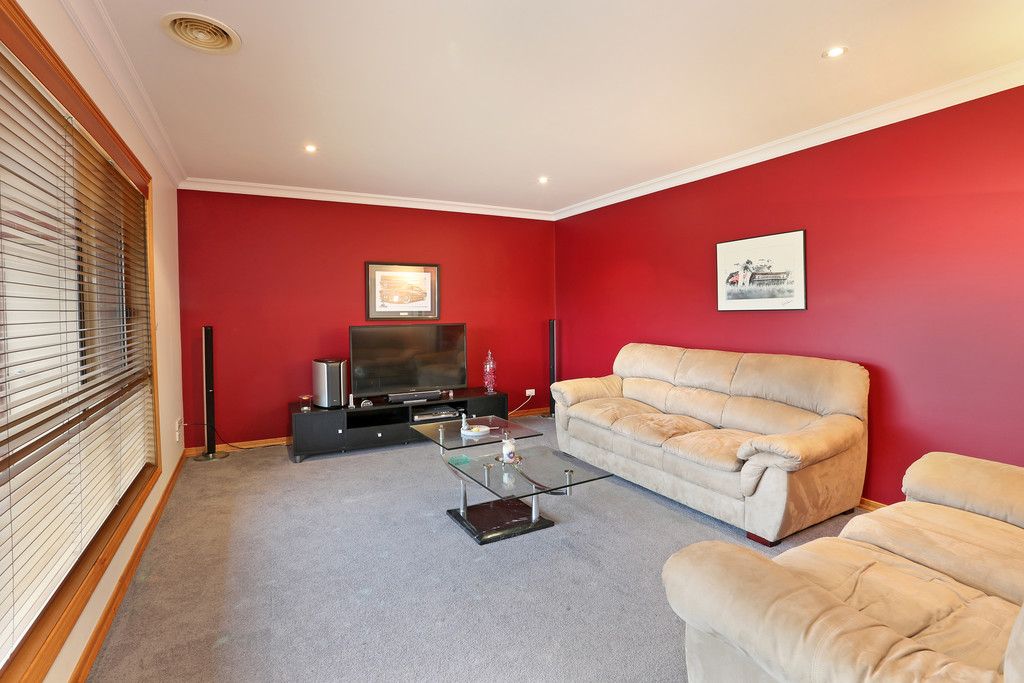 10 Nolan Place, LOVELY BANKS, VIC 3213