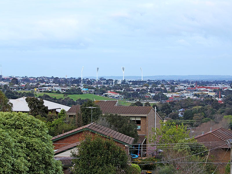 83 Reigate Road, Highton, VIC 3216