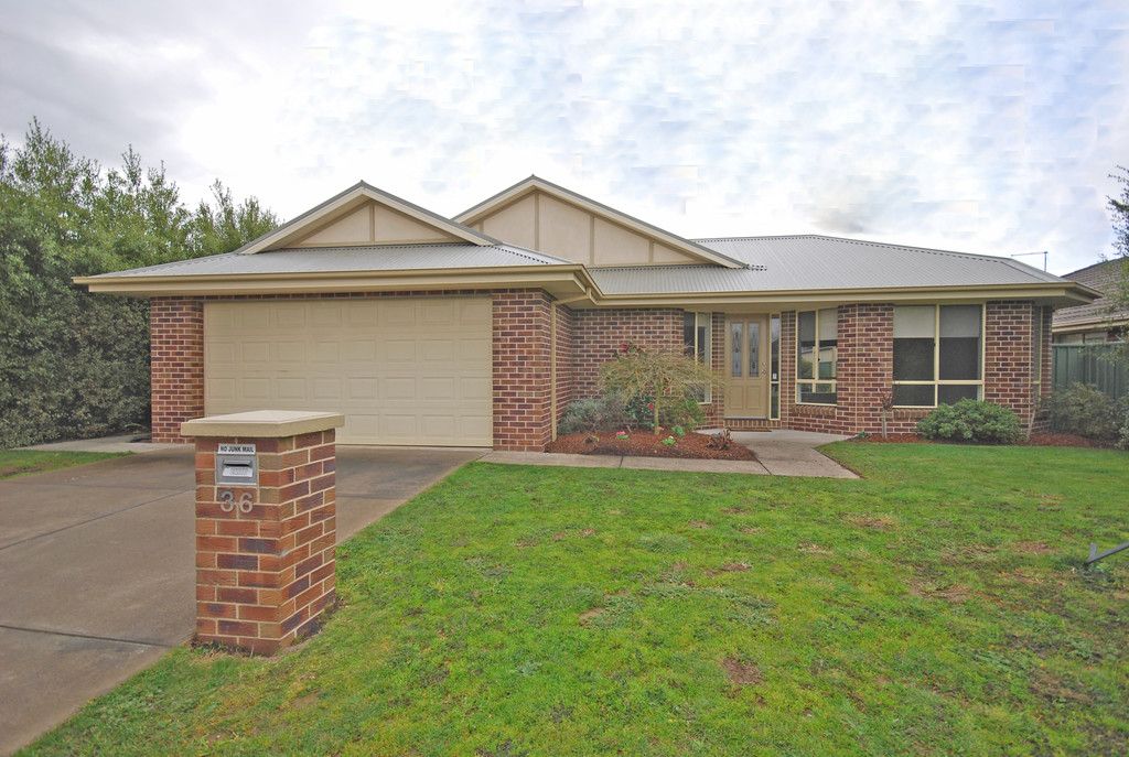 36 Faversham Avenue, Lake Gardens VIC 3355