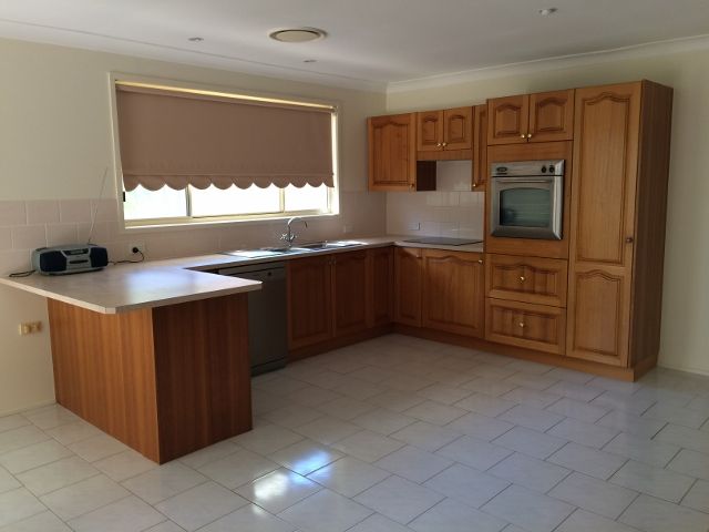 10 Candlewood Close, Kanwal, NSW 2259