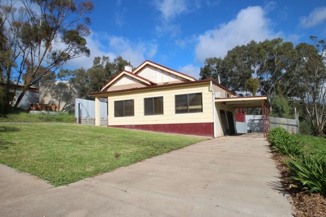 16 Houghton Street, CLARE SA 5453