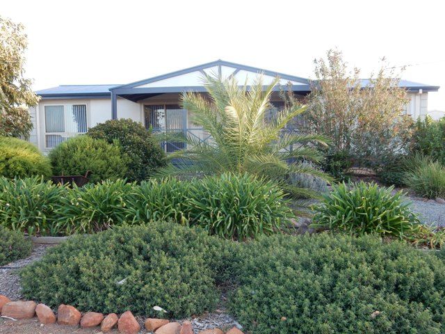 2 Hillview Crescent, Maitland, SA 5573