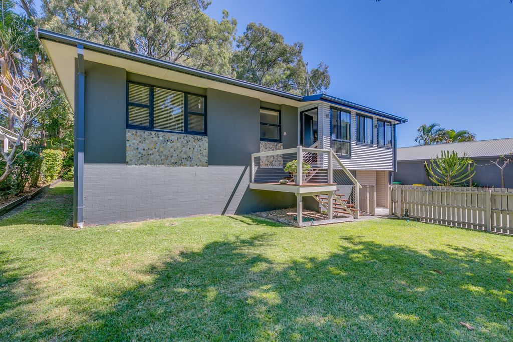 12 Nesbit Street, Southport, QLD 4215