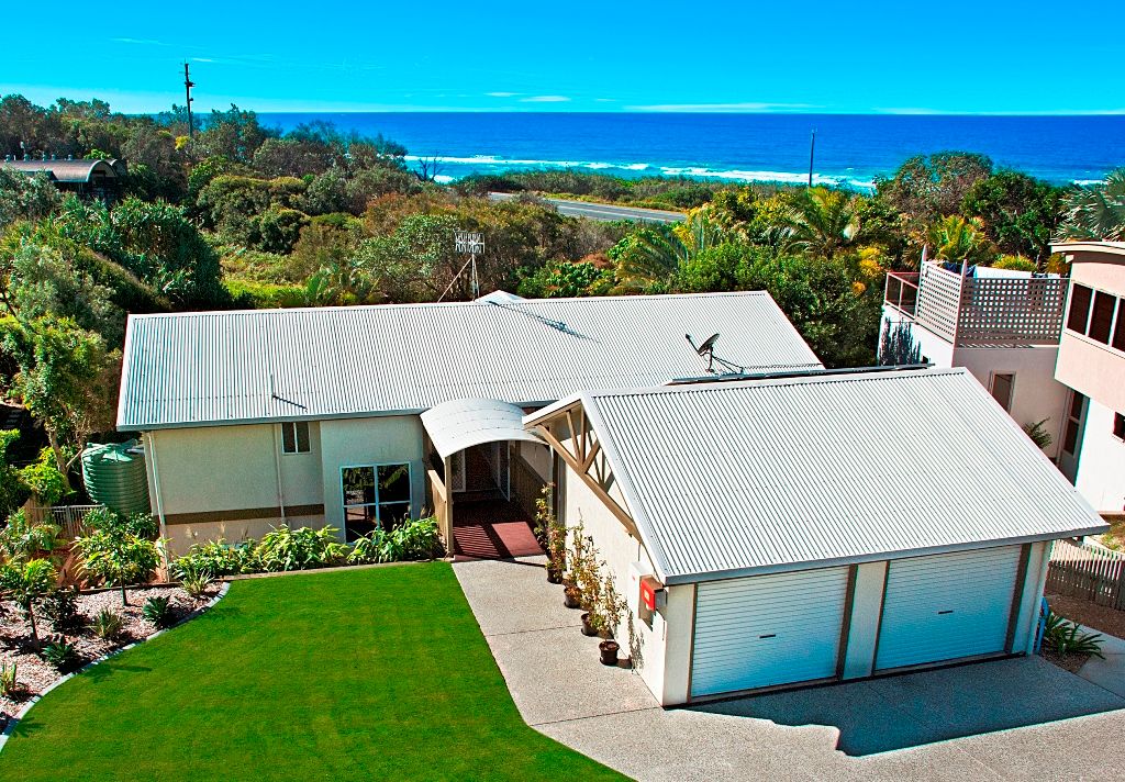 3 Crusoe Court, Castaways Beach QLD 4567