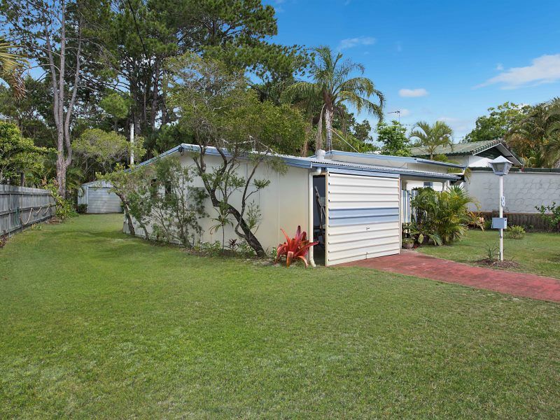 8 Blaxland Street, Golden Beach, QLD 4551
