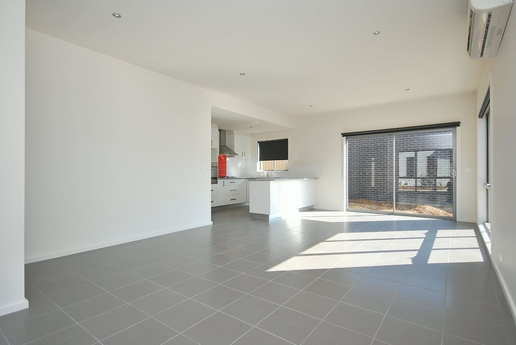 2/5 Brophy Street, BROWN HILL, VIC 3350