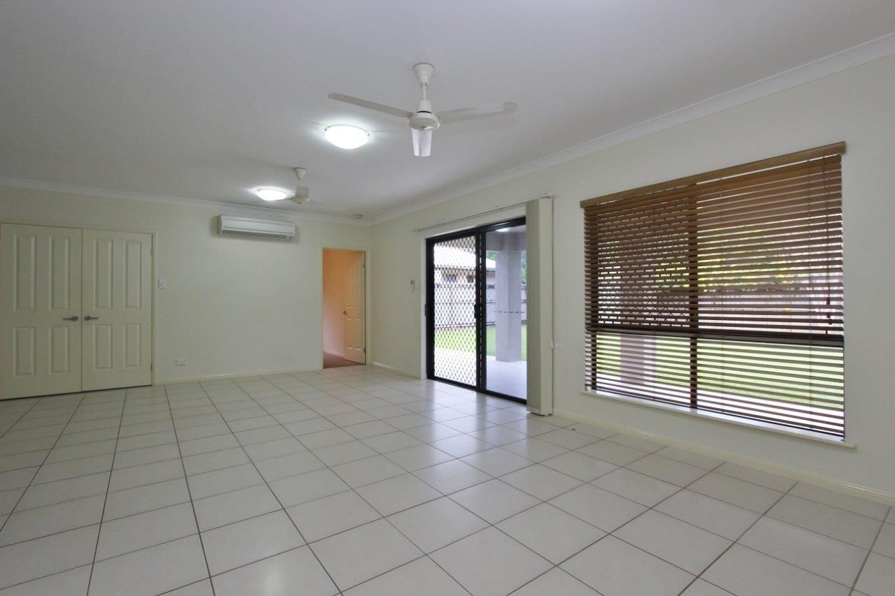 3 Chandra Close, Redlynch, QLD 4870