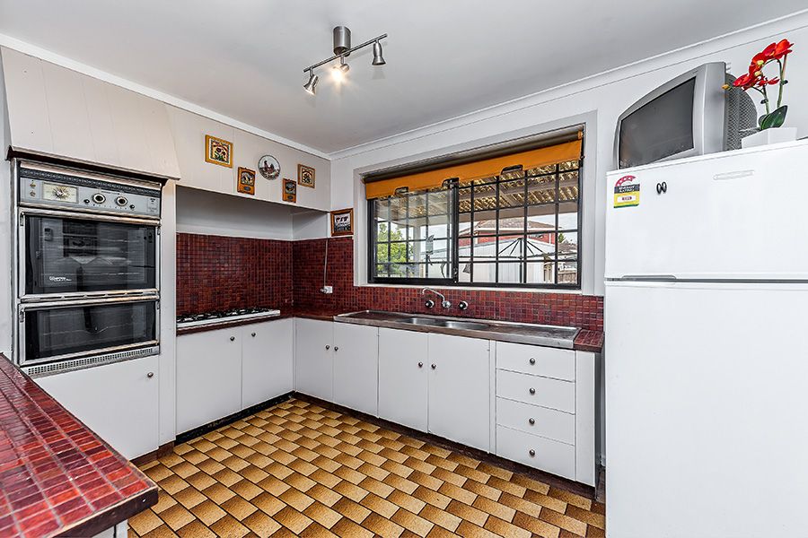25 Essex Drive, Melton, VIC 3337