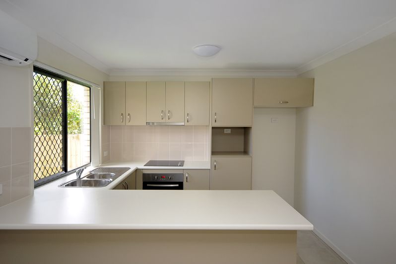 2/223 Greenwattle Street, Cranley, QLD 4350
