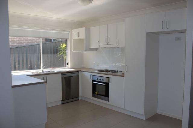 25 Blackwood Circuit, Cameron Park, NSW 2285