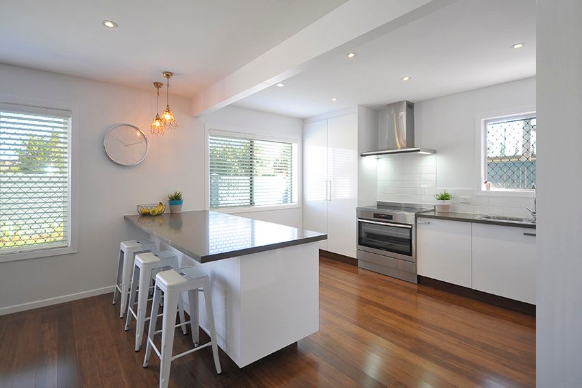 20 Savoy Drive, Broadbeach Waters QLD 4218
