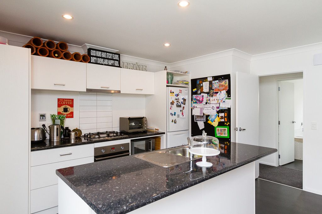 21 Poppywatts Grove, Stokes Valley, Lower Hutt City