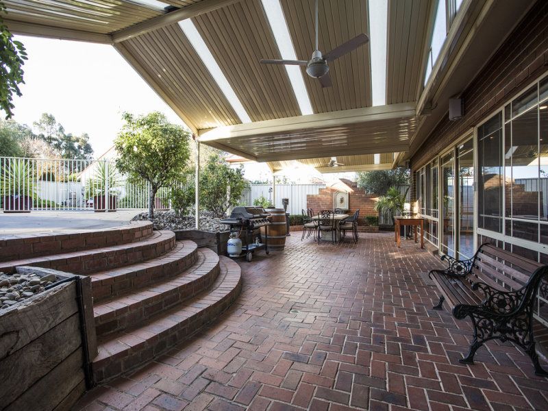 18 Ironbark Court, KENNINGTON, VIC 3550