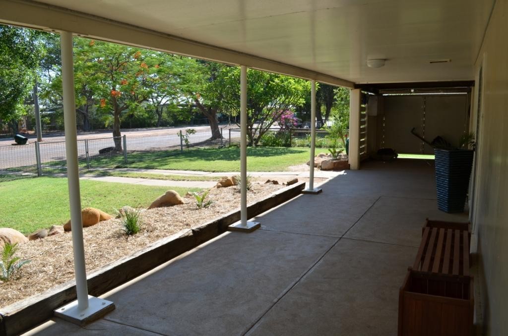 60 Wompoo Road, LONGREACH, QLD 4730