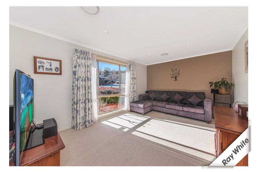 18 Grove Place, Dunlop, ACT 2615