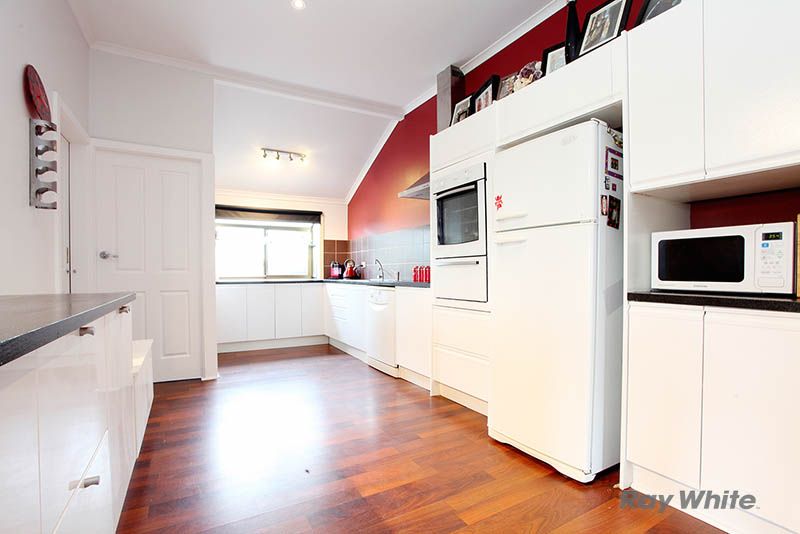 8 West Terrace, Clare, SA 5453
