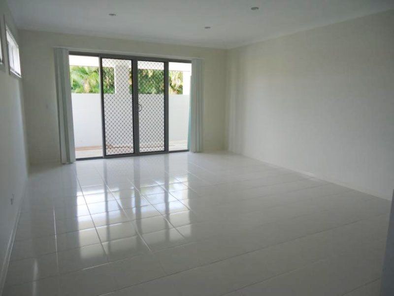 1/11 Margaroola Avenue, Biggera Waters, QLD 4216