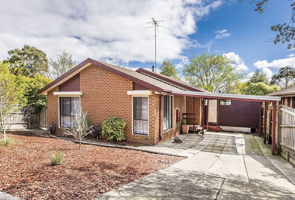 29 McLaughlin Crescent, Mill Park VIC 3082