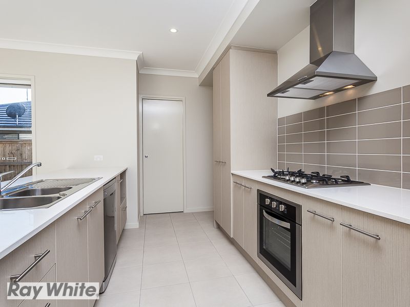 38 Mapleton Dr., North Lakes, QLD 4509