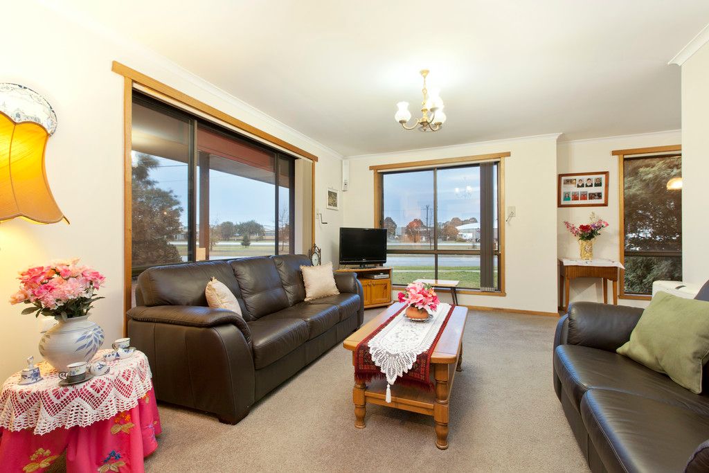 156 Learmonth Road, Wendouree, VIC 3355