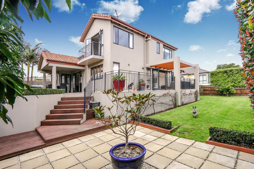 18 John Brooke Crescent, Dannemora, Manukau City